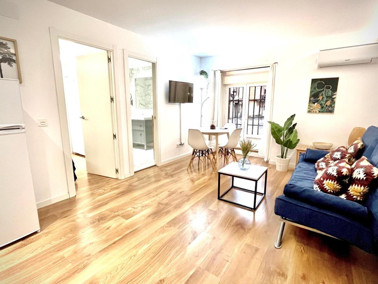 Dplace To Be - Exclusive Apartments In Historic Center — Photos 1